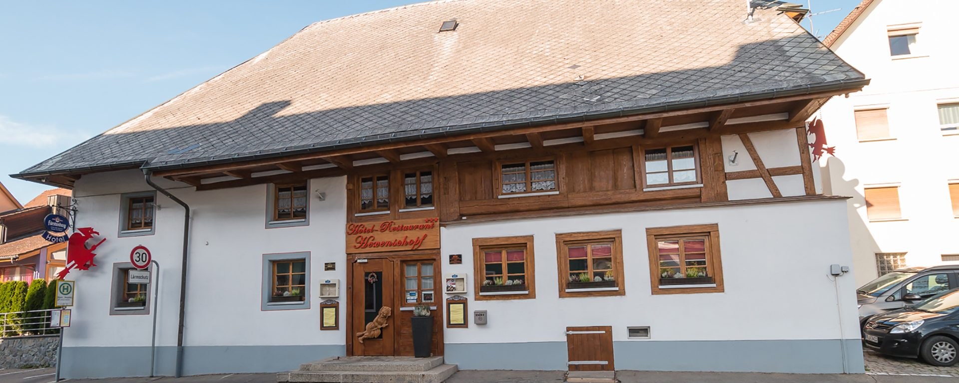 Der Hexenschopf in Löffingen von außen, ein historisches Haus mit heller Fassade